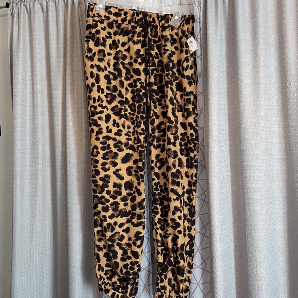 NWT leapord print pants size L